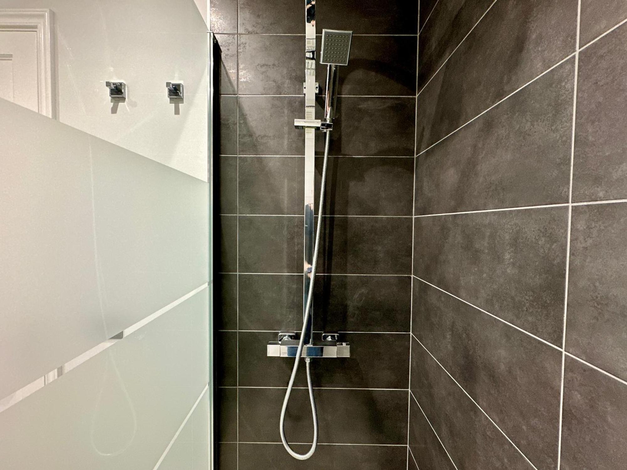 Hostiguest Coliving Leon Y Castillo Las Palmas de Gran Canaria Exteriör bild