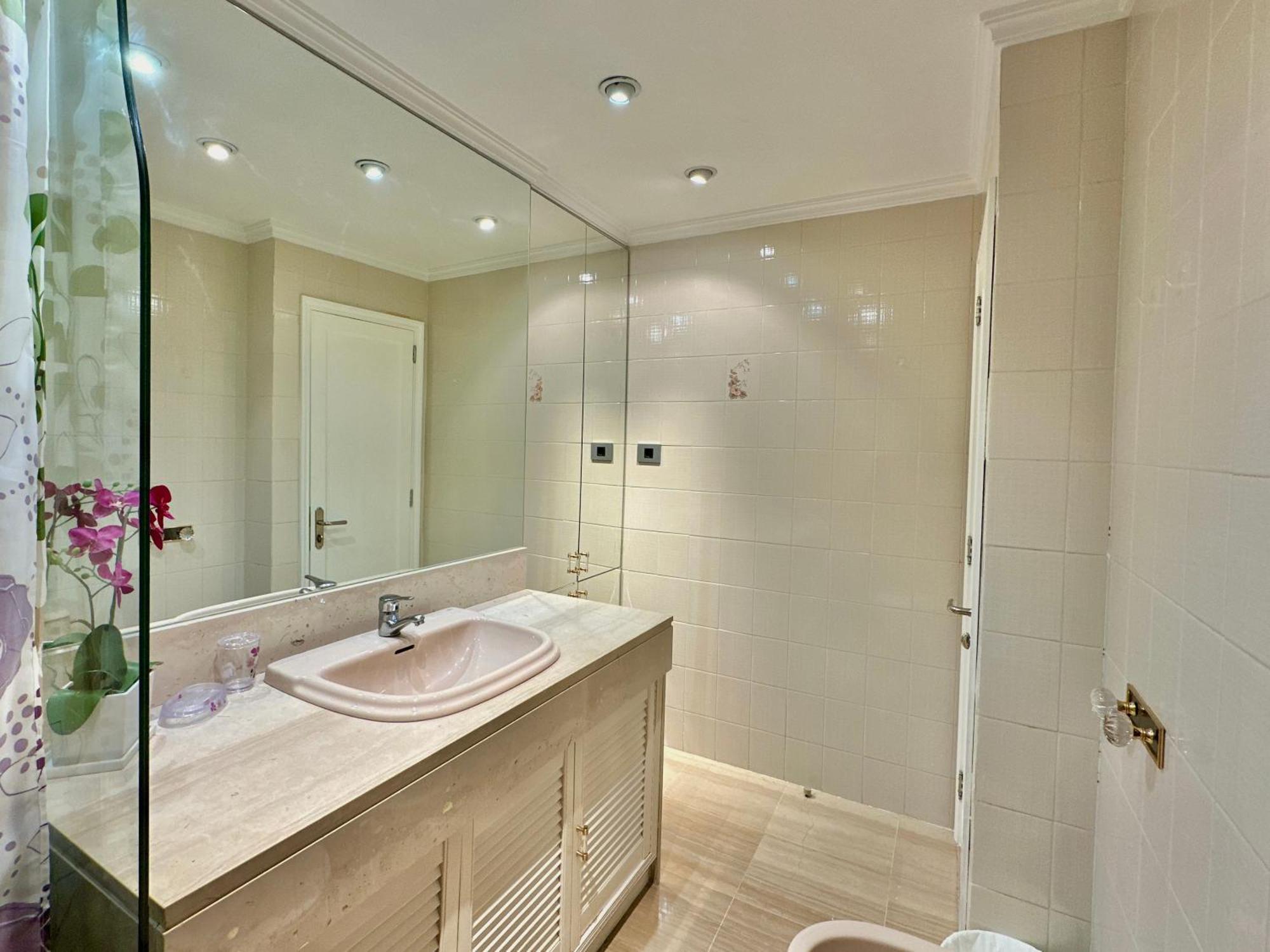 Hostiguest Coliving Leon Y Castillo Las Palmas de Gran Canaria Exteriör bild