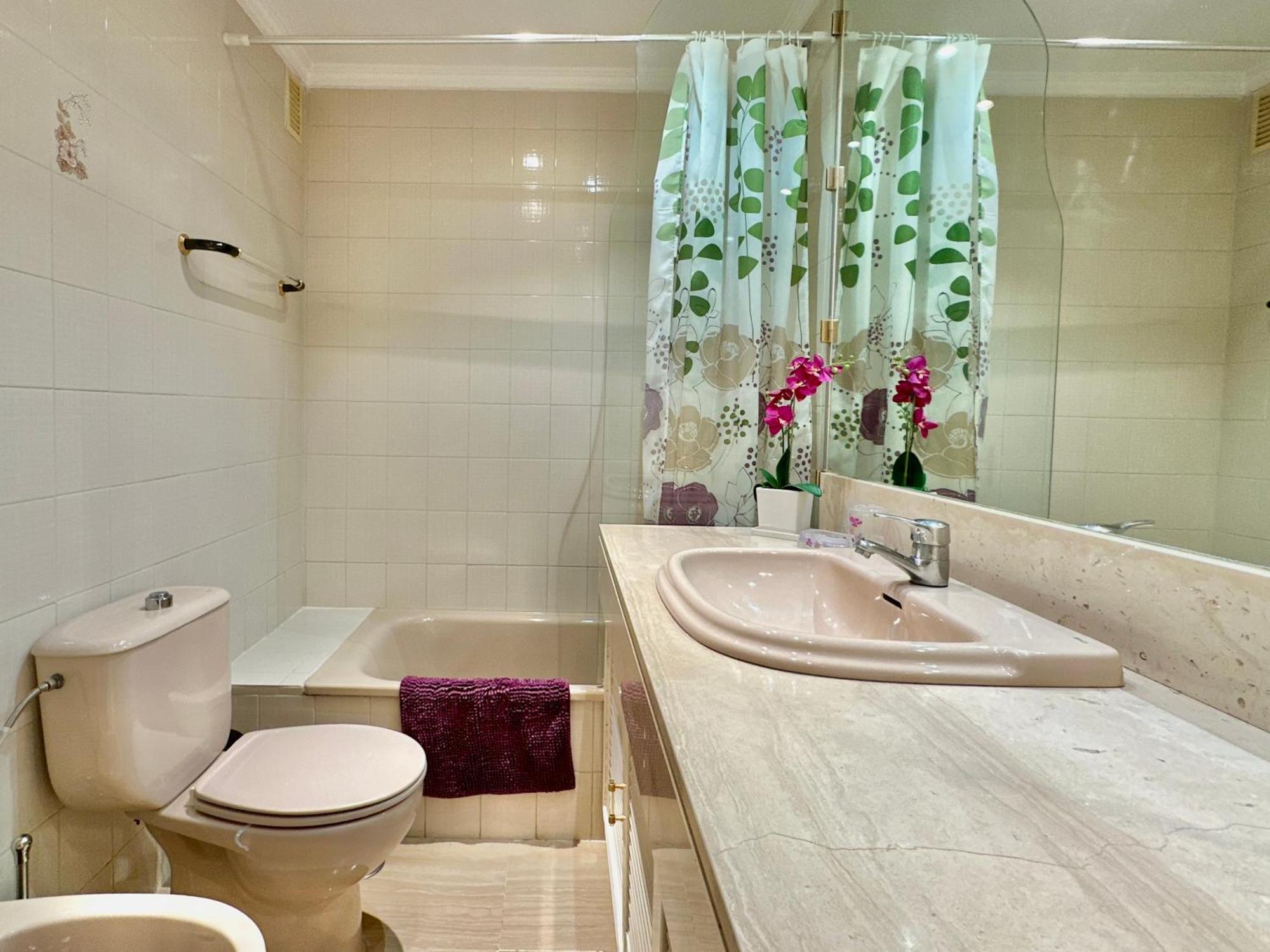 Hostiguest Coliving Leon Y Castillo Las Palmas de Gran Canaria Exteriör bild